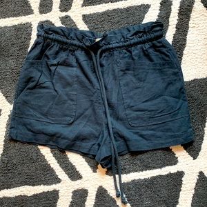 Blue universal thread shorts